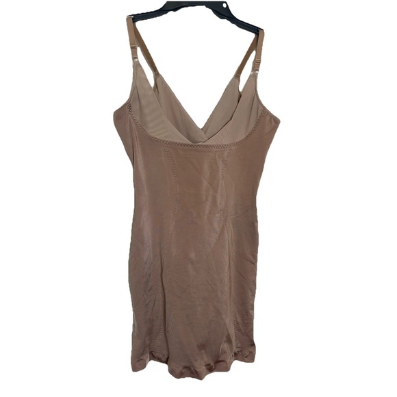 Victoria's Secret Other - Victoria's Secret Push Up Shaping‎ Slip Beige Tan Nude SO CURVACEOUS Medium